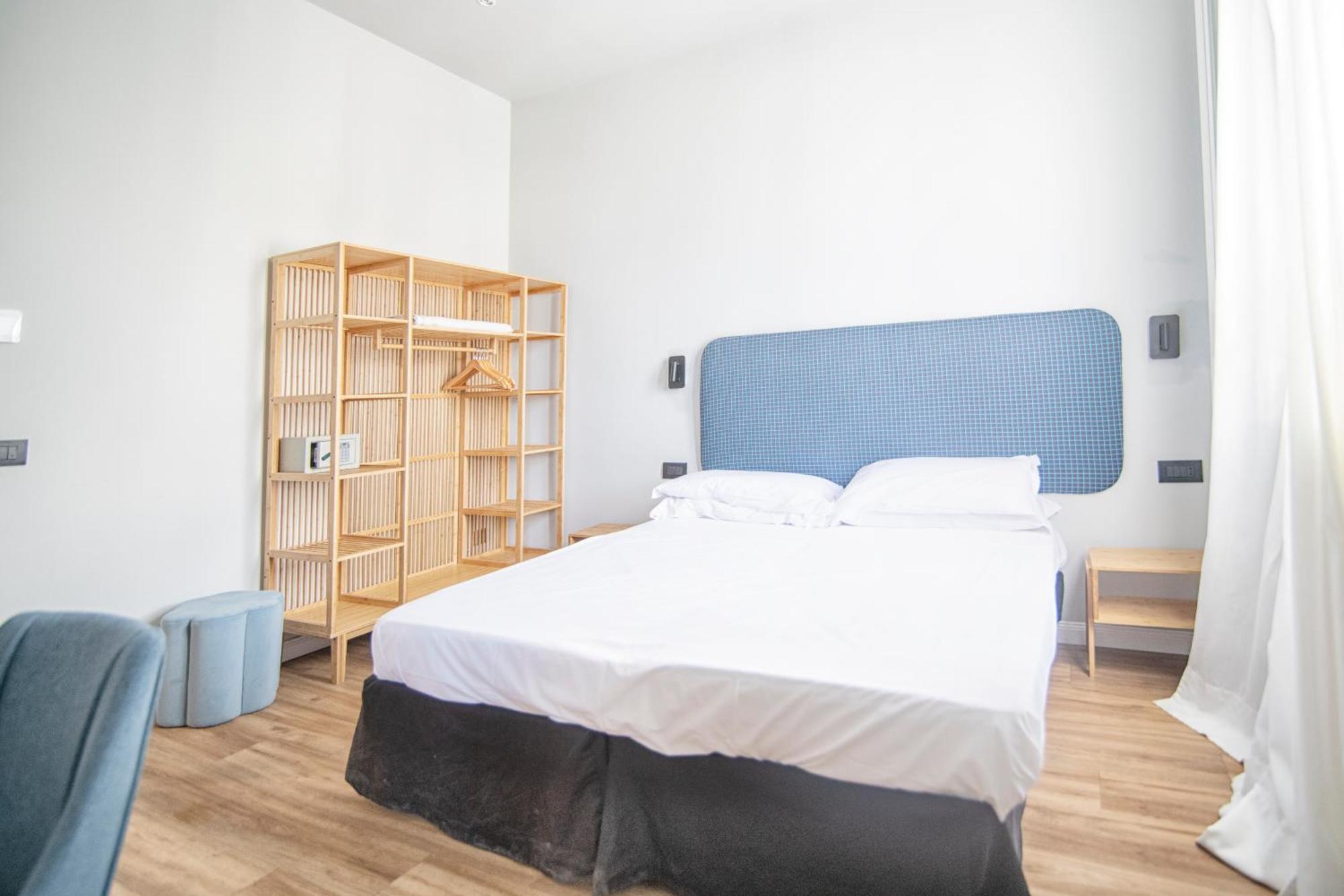 Albium Hotel Альбенга Экстерьер фото